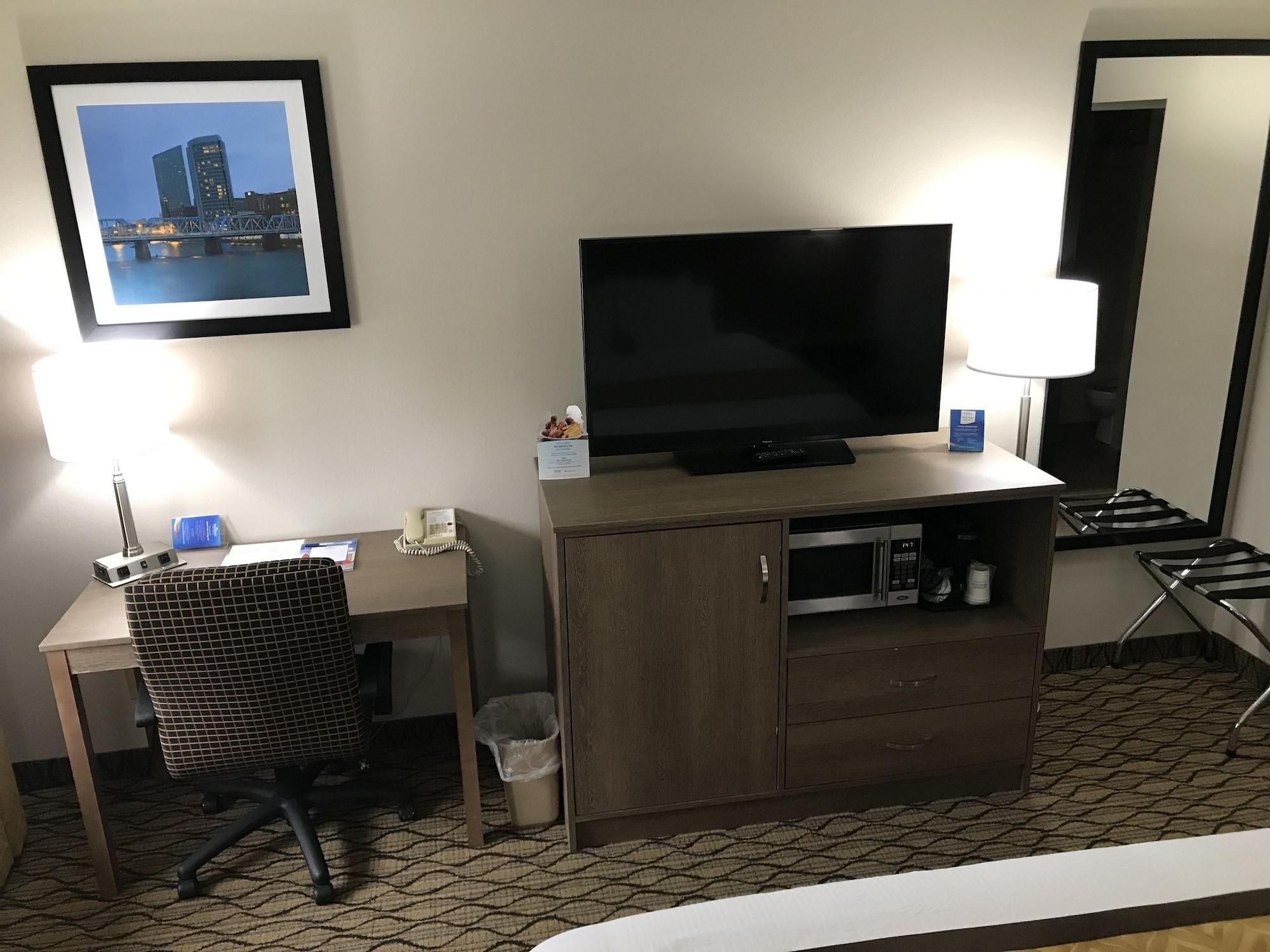 Baymont By Wyndham Grand Rapids Airport Hotell Cascade Eksteriør bilde