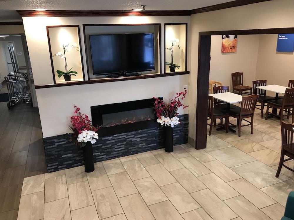 Baymont By Wyndham Grand Rapids Airport Hotell Cascade Eksteriør bilde