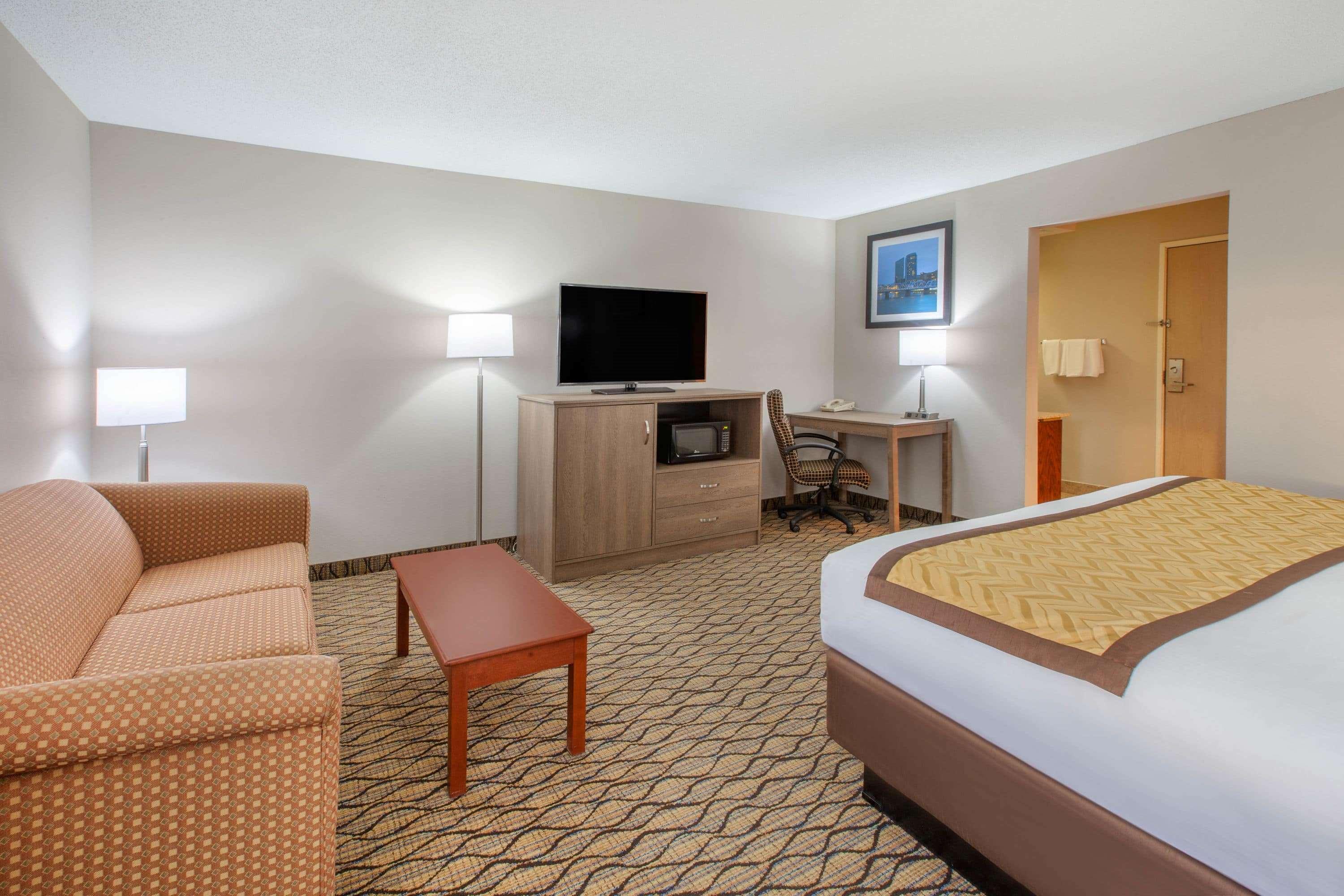 Baymont By Wyndham Grand Rapids Airport Hotell Cascade Eksteriør bilde